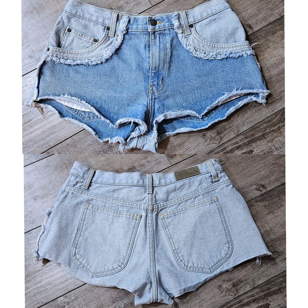 CARMAR Light Medium Wash Blocked w/ Fraying Size 29